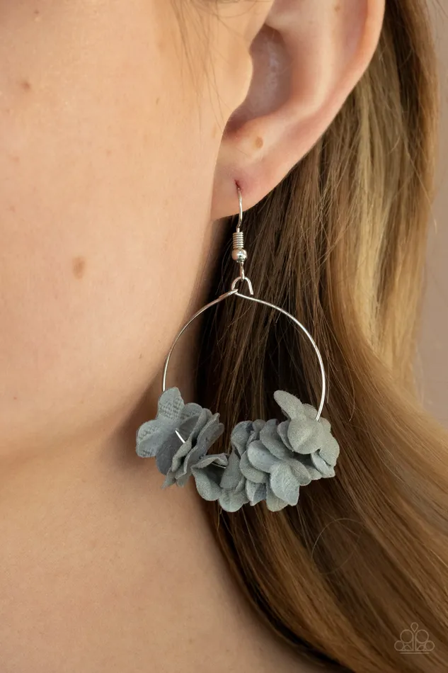 Earrings Paparazzi Earring Flirty Florets Silver Paparazzi Jewelry