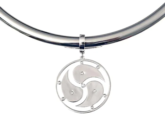 Eternity Collars Necklaces Triskelion Pendant in Stainless Steel with Gems